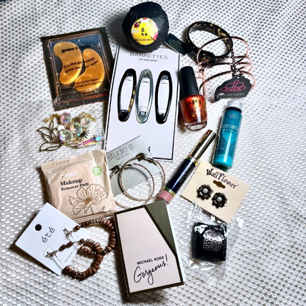 Women's Stocking Stuffer Bundle with perfume, jewelry, makeup and more
